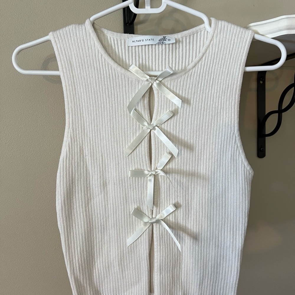 Altar'd State White Sleeveless Top, Size XS